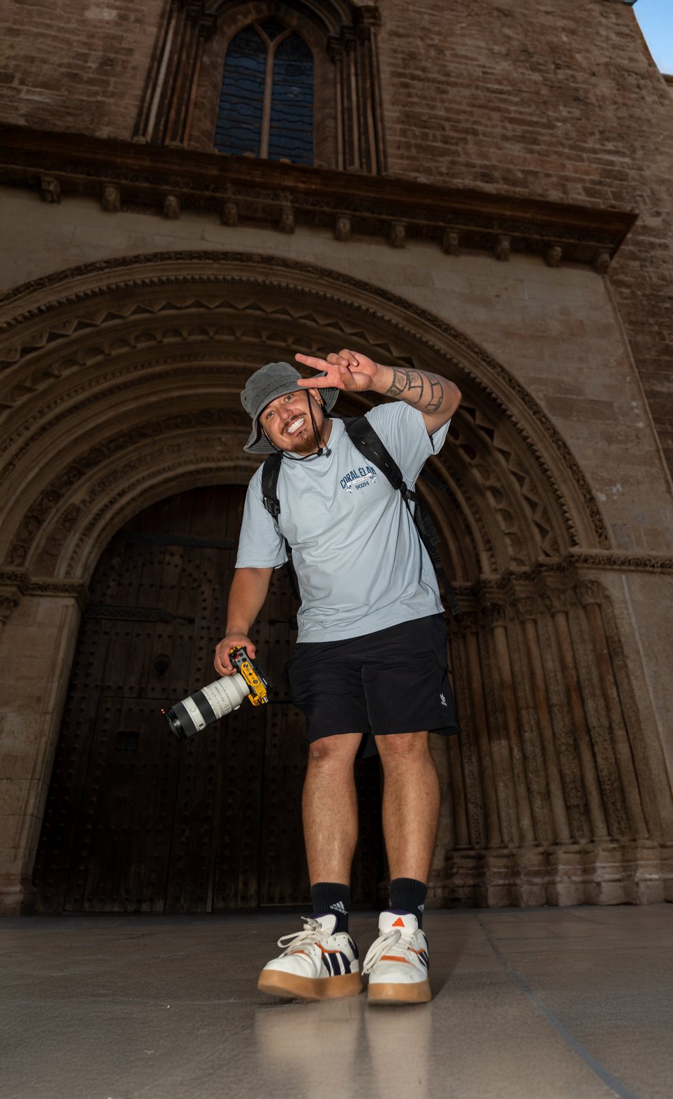 Sebastián Serrano de viaje con equipo
